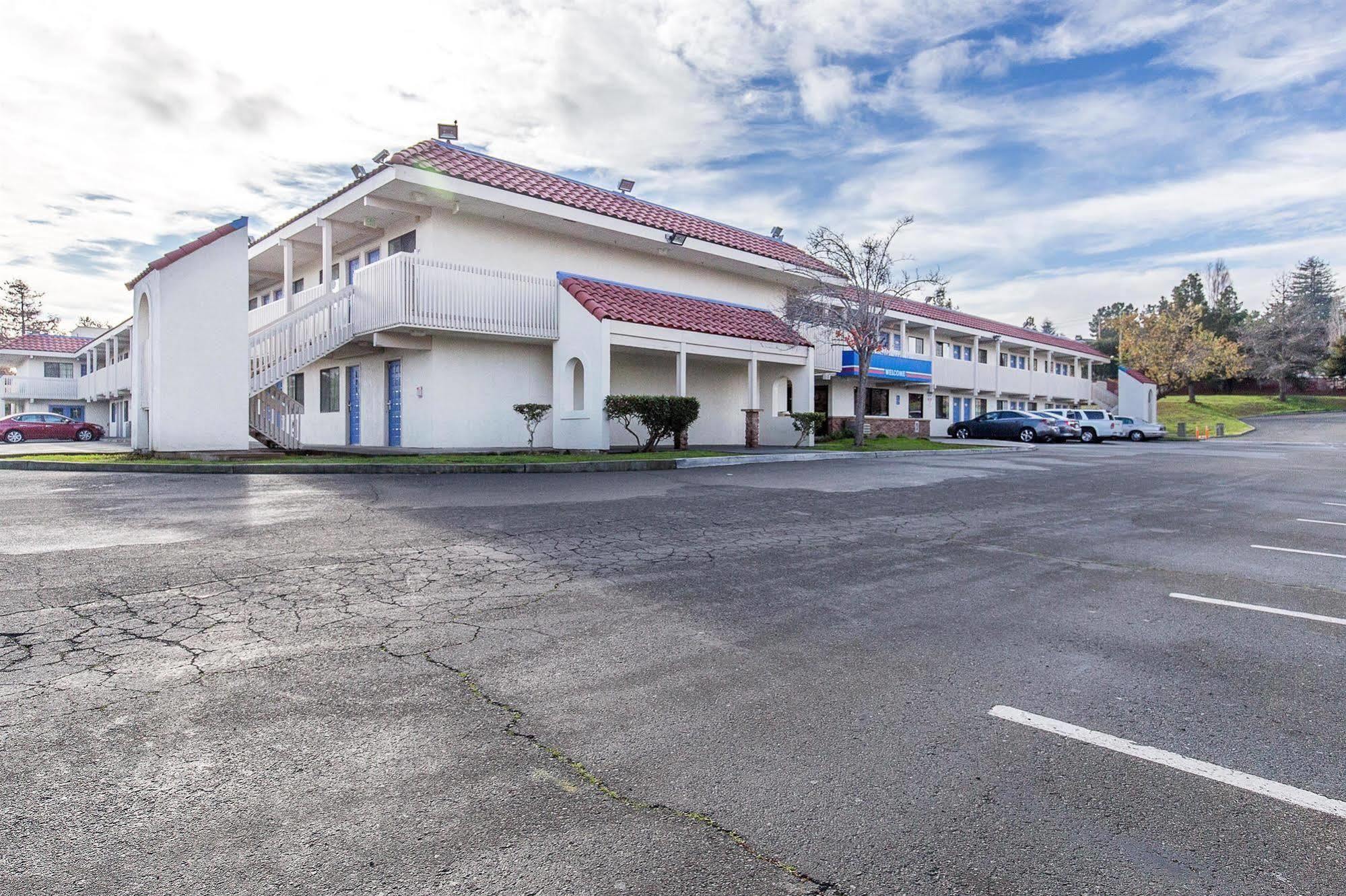 Motel 6 Vallejo - Maritime North Zewnętrze zdjęcie