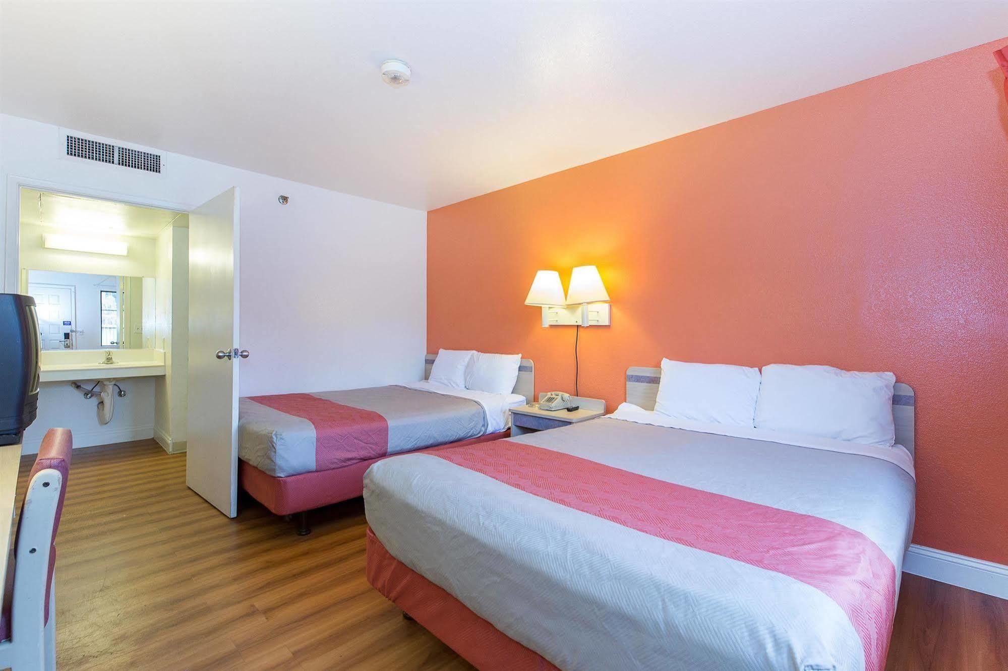 Motel 6 Vallejo - Maritime North Zewnętrze zdjęcie